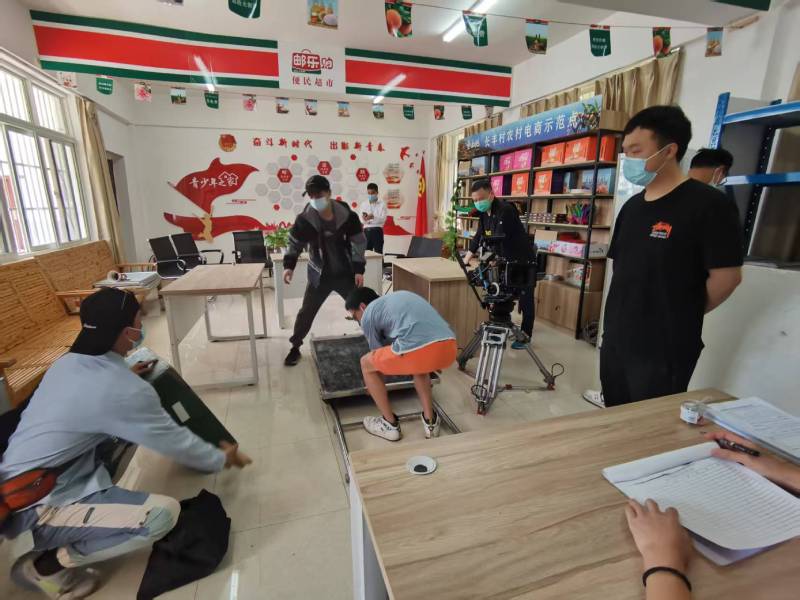 追星女孩心理学分析报告：颍东区广告片拍摄公司揭秘饭圈应援式传播逻辑